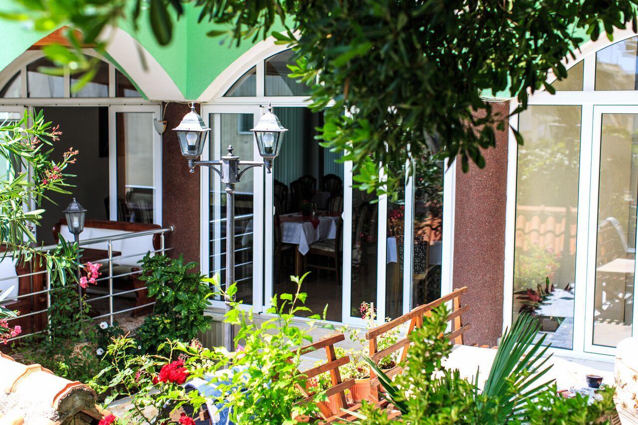 Hotel Hoti Ulcinj Exterior foto