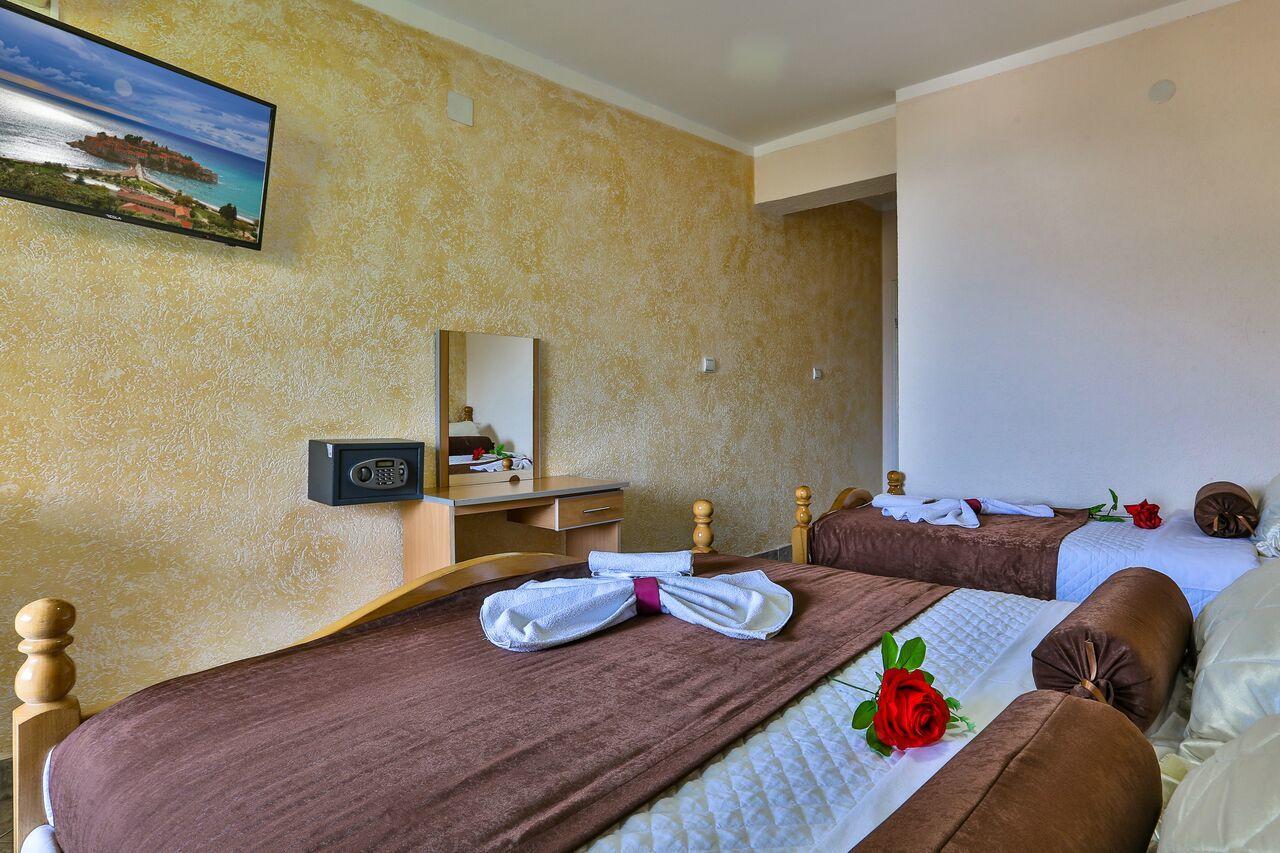 Hotel Hoti Ulcinj Exterior foto