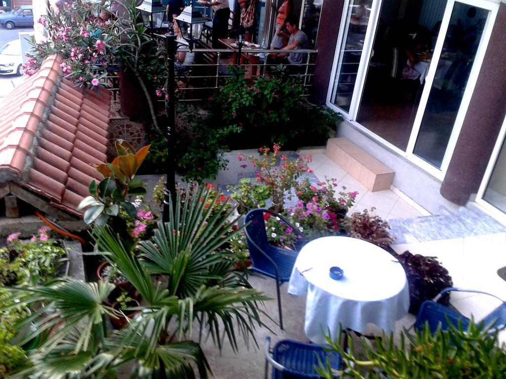 Hotel Hoti Ulcinj Exterior foto